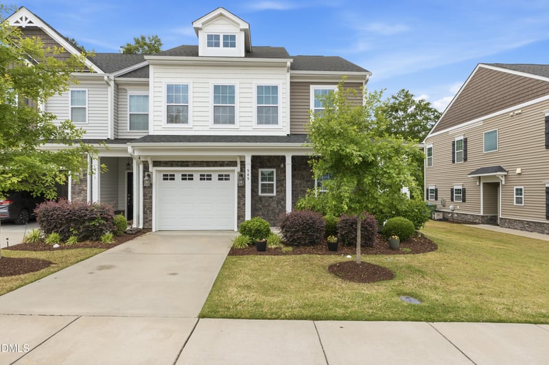 545 Barneswyck Dr, Fuquay Varina, NC 27526