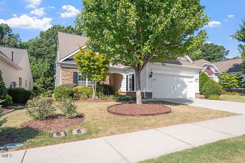 545 Clarenbridge Dr, Cary, NC 27519