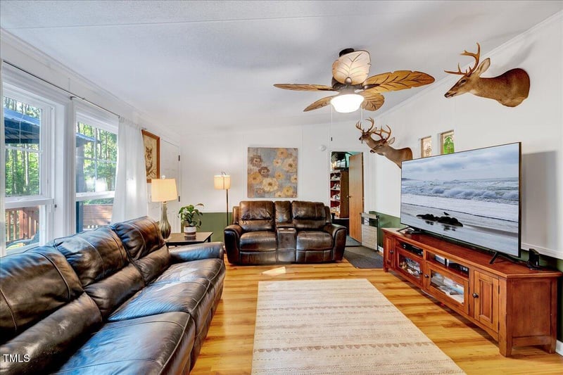 545 Deer Tail Ln, Fuquay Varina, NC 27526