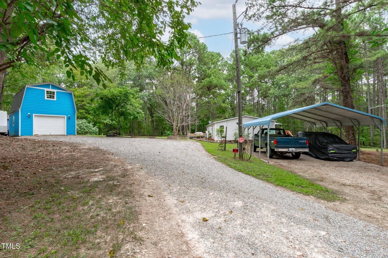 545 Deer Tail Ln, Fuquay Varina, NC 27526