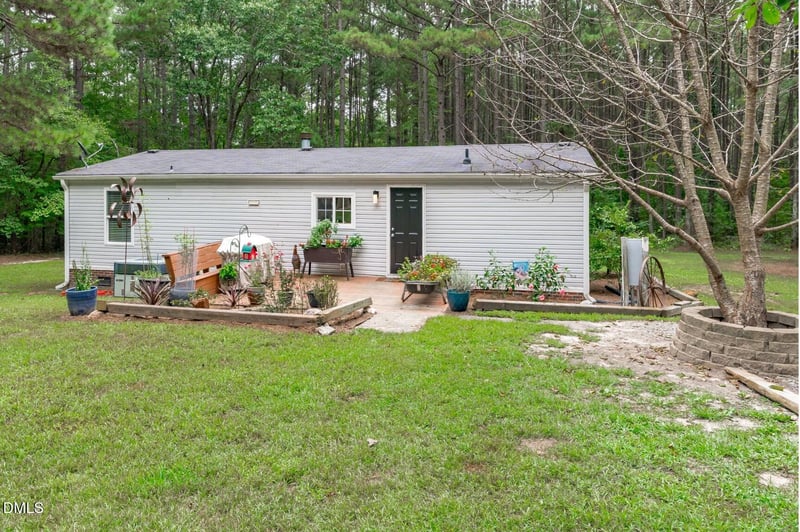 545 Deer Tail Ln, Fuquay Varina, NC 27526