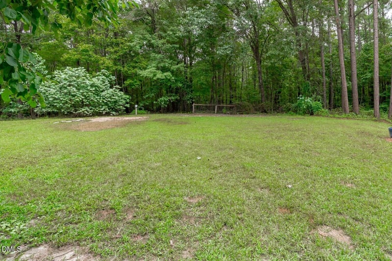 545 Deer Tail Ln, Fuquay Varina, NC 27526