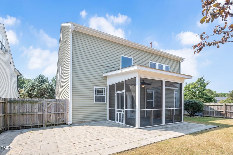 545 Hadlow St, Fuquay Varina, NC 27526