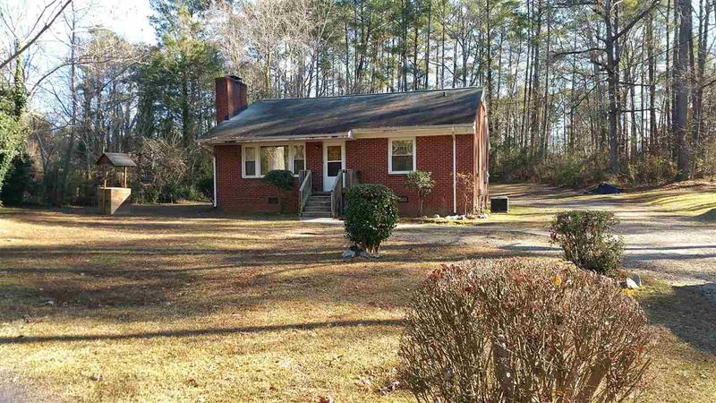 545 Rose Ln, Raleigh, NC 27610