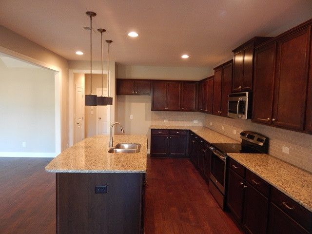 545 Seabring Ln, Raleigh, NC 27603