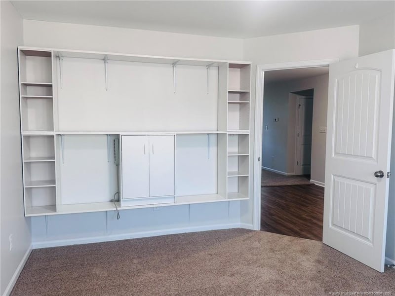 5450 Hickory Knoll Rd, Fayetteville, NC 28314
