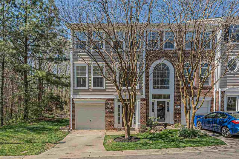 5454 Echo Ridge Dr, Raleigh, NC 27612