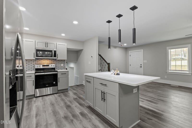 546 Rock Canyon Dr, Fayetteville, NC 28303