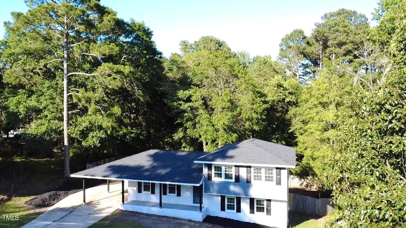 546 Rock Canyon Dr, Fayetteville, NC 28303