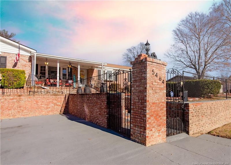 5464 Mesa Dr, Fayetteville, NC 28303