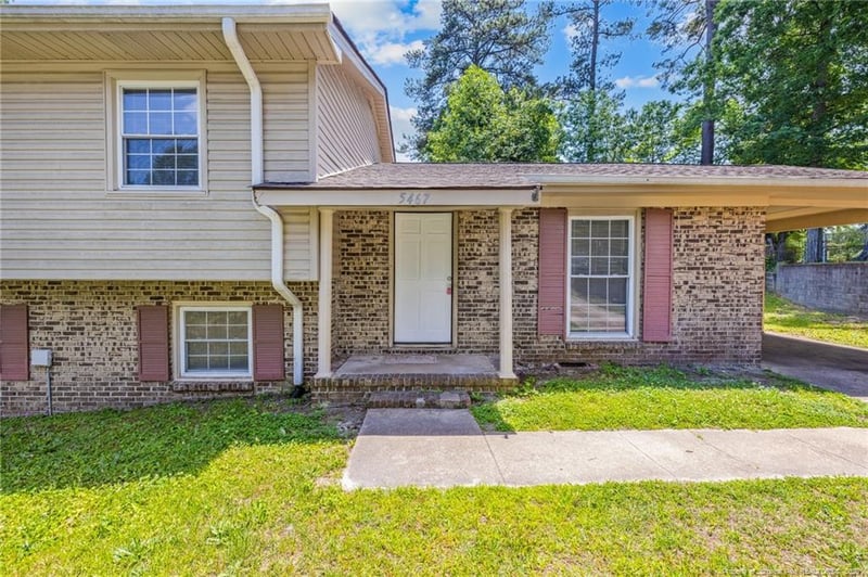 5467 Lazybrook Ct, Fayetteville, NC 28314