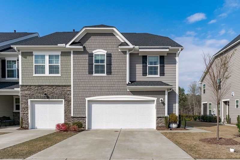 547 Catalina Grande Dr, Cary, NC 27519