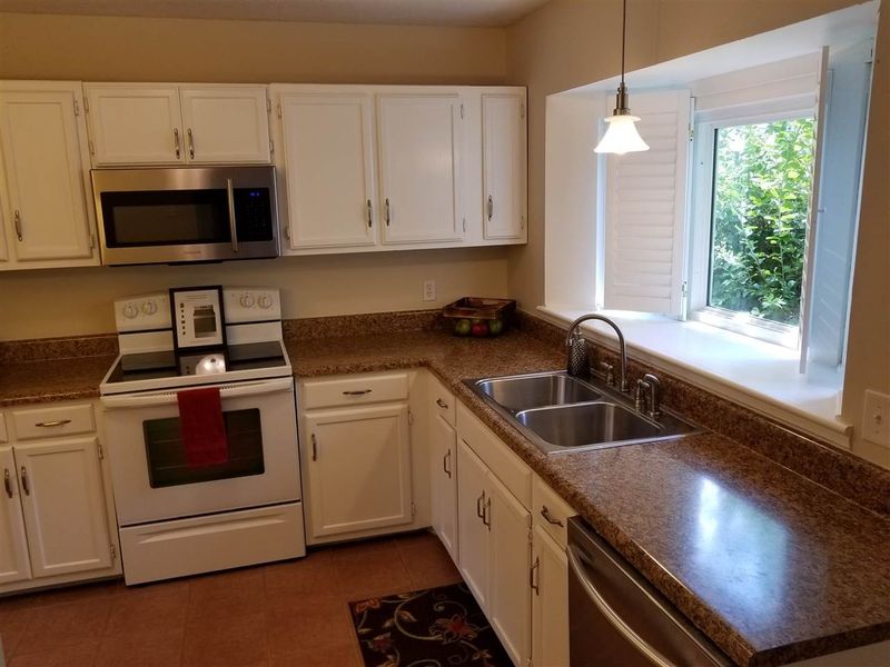 5476 Pine Top Cir, Raleigh, NC 27612