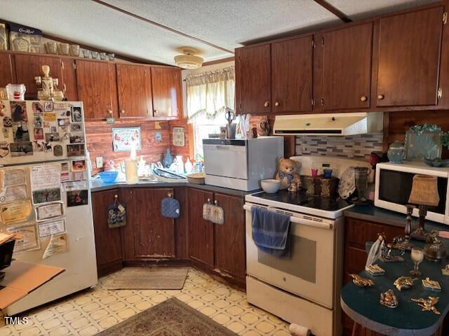 5476 Zacks Mill Rd #B, Angier, NC 27501