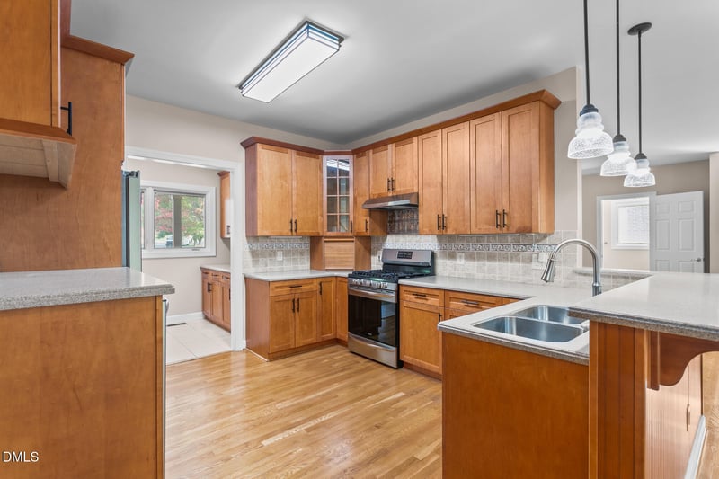 548 Little Creek Dr, Graham, NC 27253