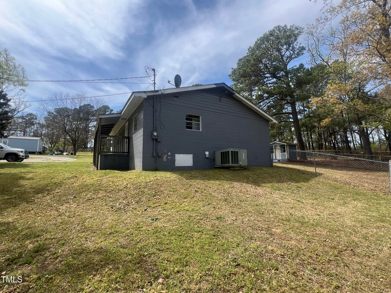 5486 B Us Hwy 301, Four Oaks, NC 27524