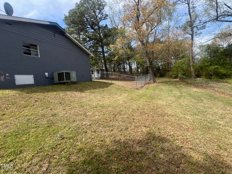 5486 B Us Hwy 301, Four Oaks, NC 27524