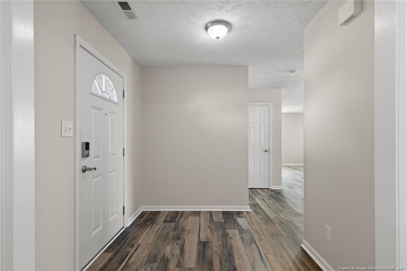 549 Bellgrove Dr, Hope Mills, NC 28348