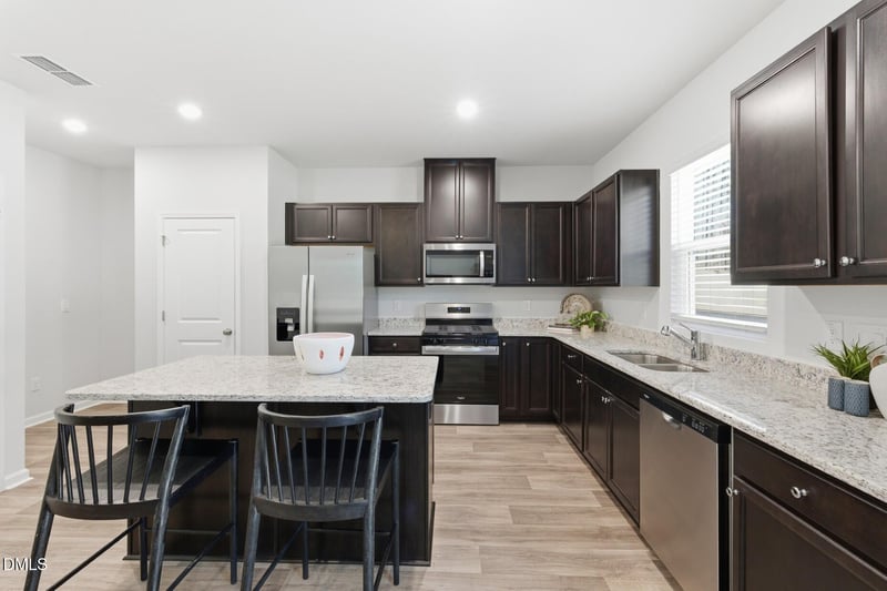 549 Brickview Ct, Sanford, NC 27330