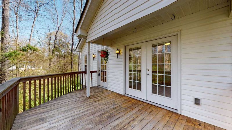 549 Hatch Rd, Chapel Hill, NC 27516