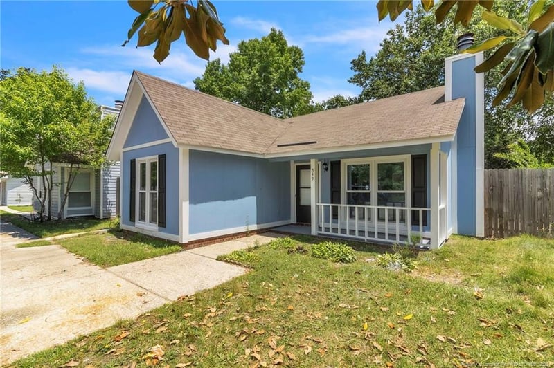 549 Hickorywood Dr, Fayetteville, NC 28314