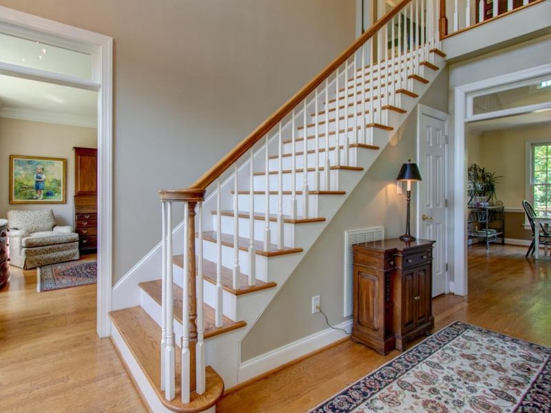 549 Meadowood Dr, Burlington, NC 27215
