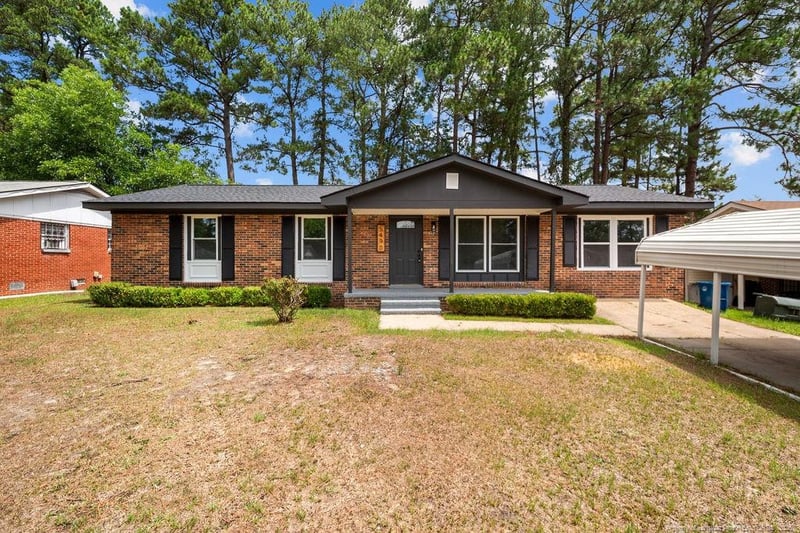 5490 Lindale Ct, Fayetteville, NC 28314