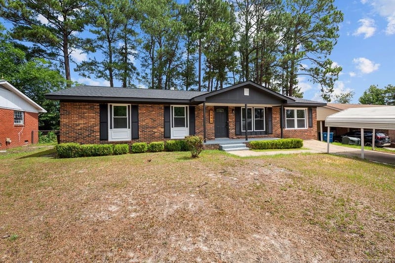 5490 Lindale Ct, Fayetteville, NC 28314