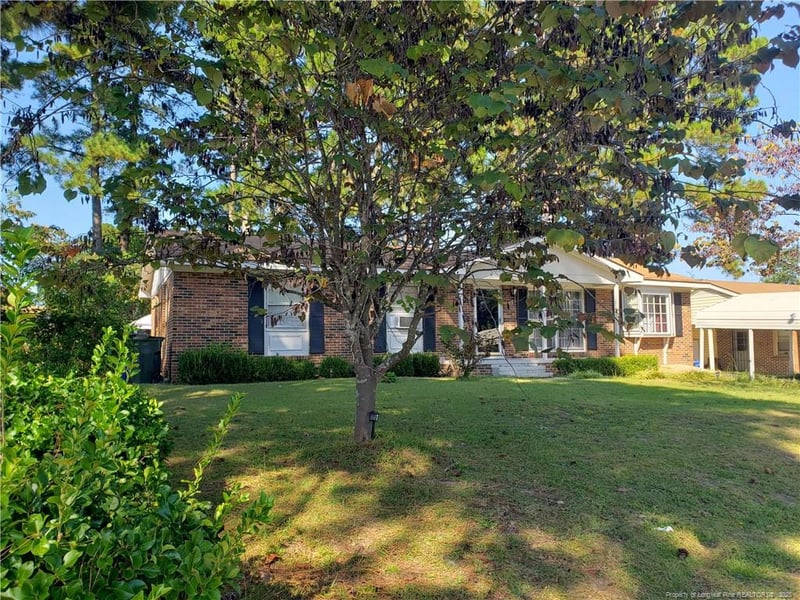 5490 Lindale Ct, Fayetteville, NC 28314