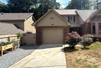 5493 Robmont Dr, Fayetteville, NC 28306