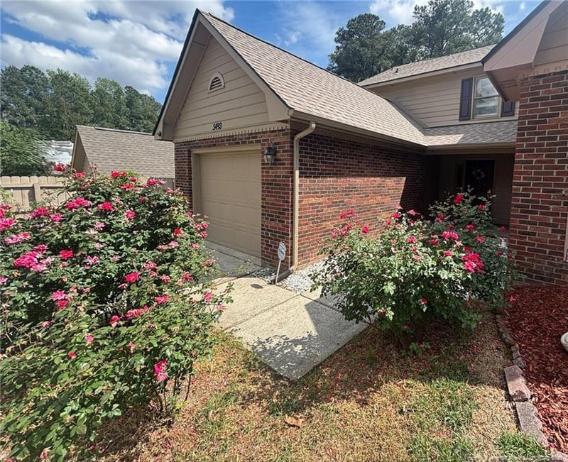 5493 Robmont Dr, Fayetteville, NC 28306
