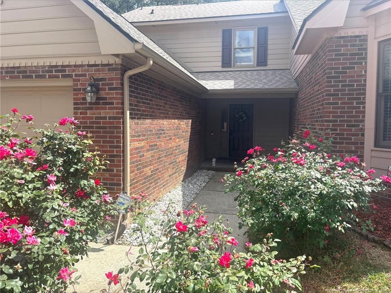 5493 Robmont Dr, Fayetteville, NC 28306