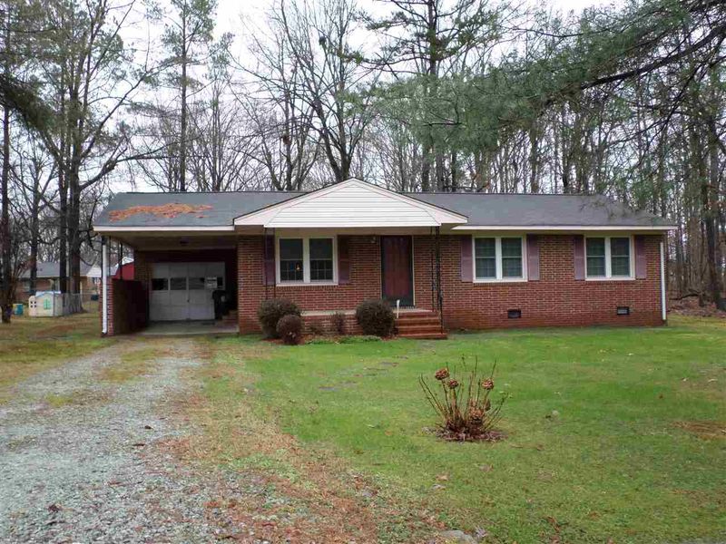 55 S 3rd St, Roxboro, NC 27573