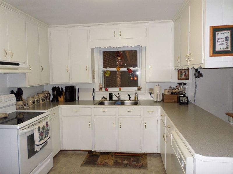 55 S 3rd St, Roxboro, NC 27573
