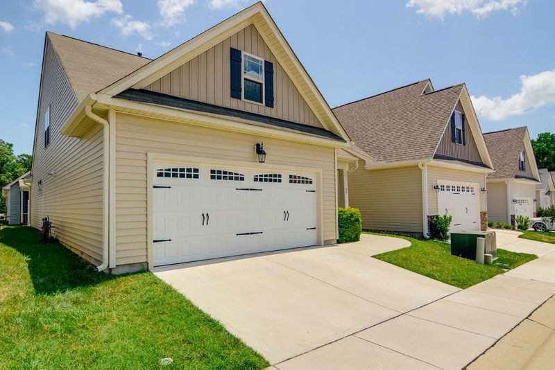 55 Denby Cir, Clayton, NC 27527