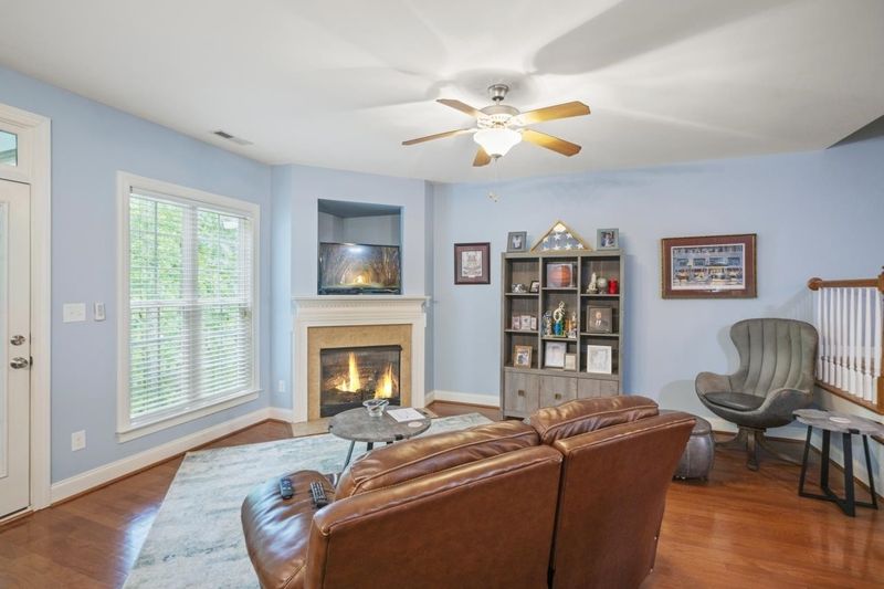 55 Hill Shore Ln, Clayton, NC 27527