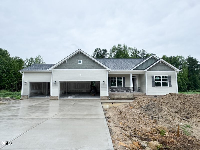 55 Kettle Creek Dr, Zebulon, NC 27597