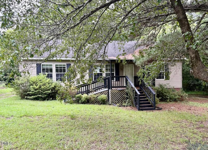 55 Lockhart Ln, Lillington, NC 27546