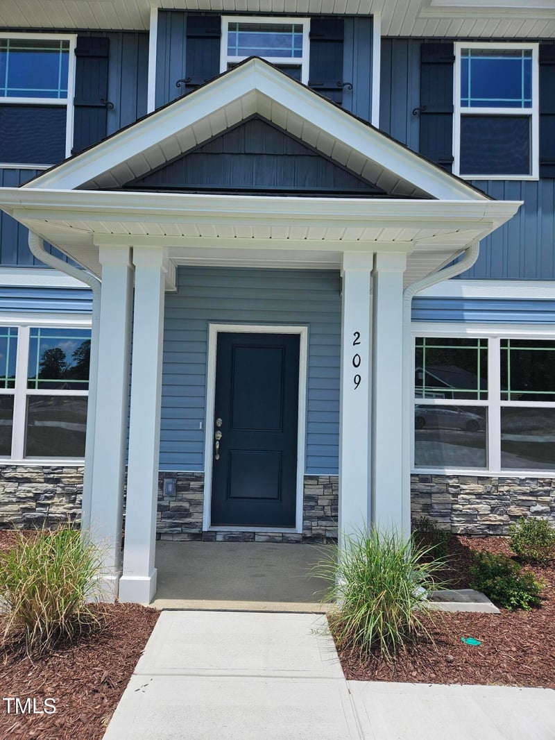 55 Northwood Dr, Fuquay Varina, NC 27526