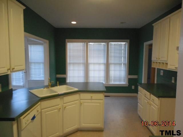 55 Old Stone Ln, Youngsville, NC 27596