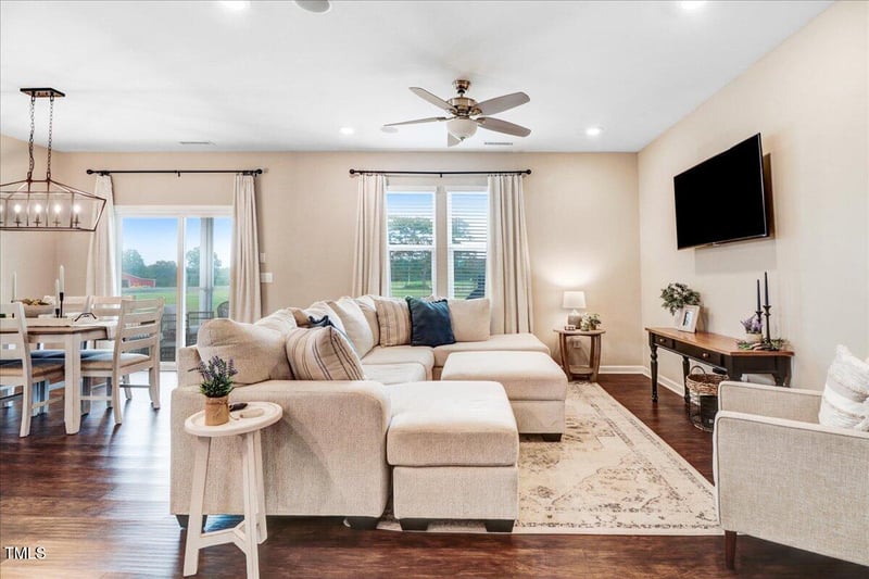 55 Rolling Field Dr, Fuquay Varina, NC 27526