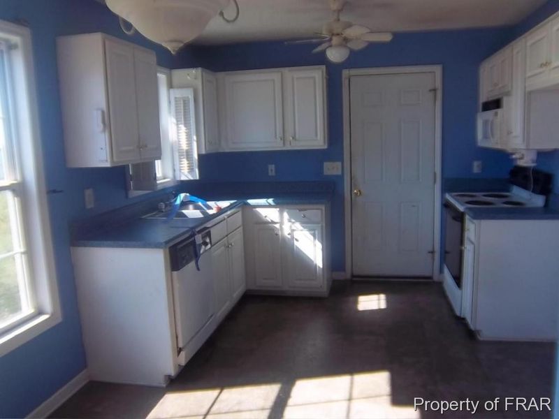 55 Sandy Bluff Ct, Sanford, NC 27332