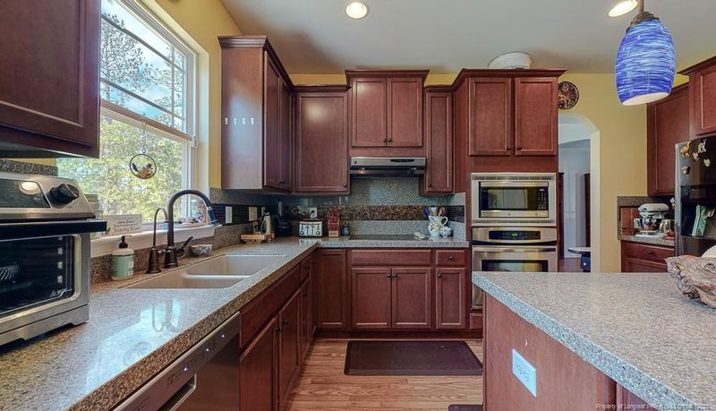 55 Southbrook Ln, Sanford, NC 27332