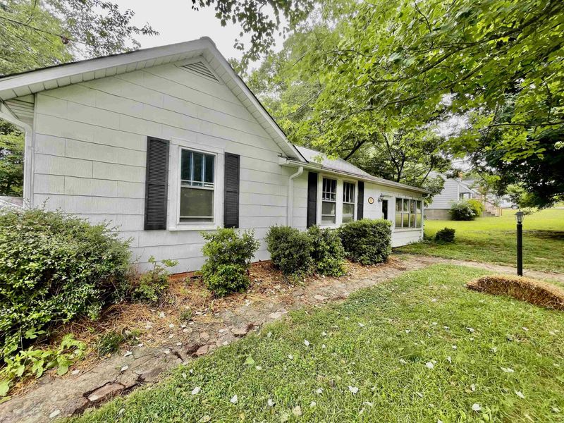 55 Wrenon Ave, Roxboro, NC 27573