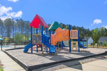 550 Lake Gaston Dr, Fuquay Varina, NC 27526