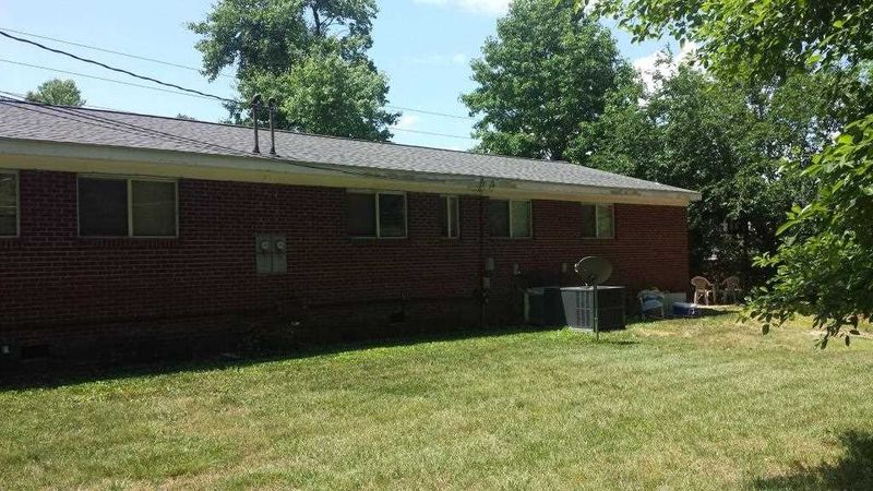 550 SW Maynard Rd, Cary, NC 27511