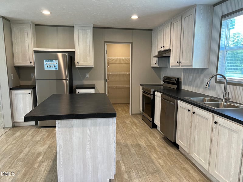 550 Southerland Rd, Clayton, NC 27527