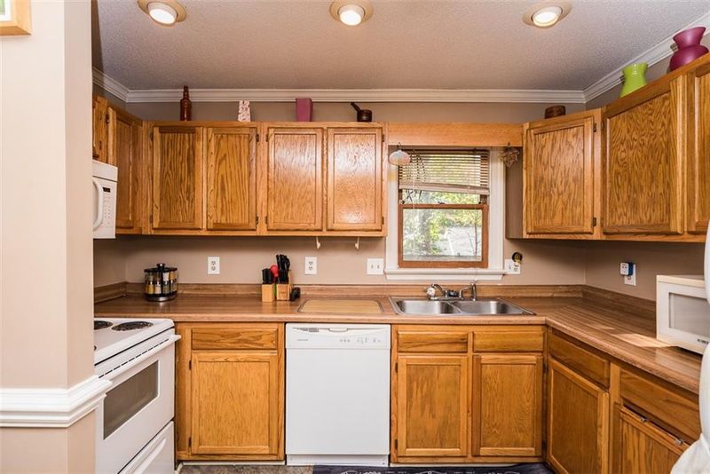 5500 Fortunes Ridge Dr, Durham, NC 27713