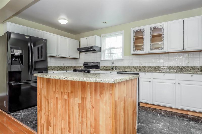5500 Moss Hill Dr, Raleigh, NC 27616