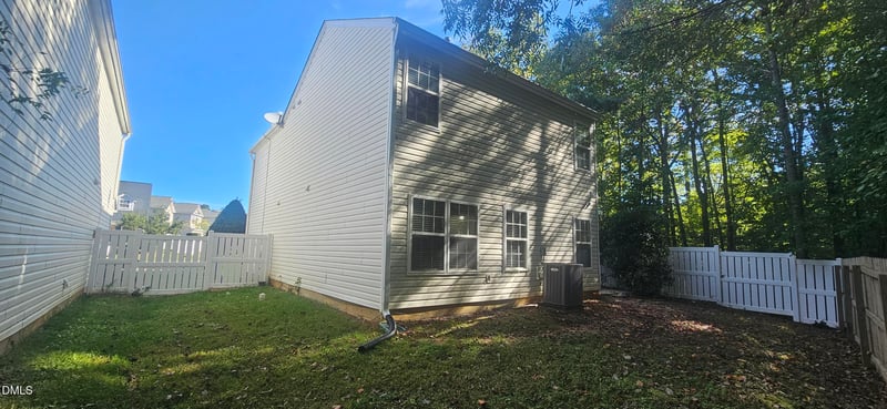 5501 Stewartby Dr, Raleigh, NC 27613